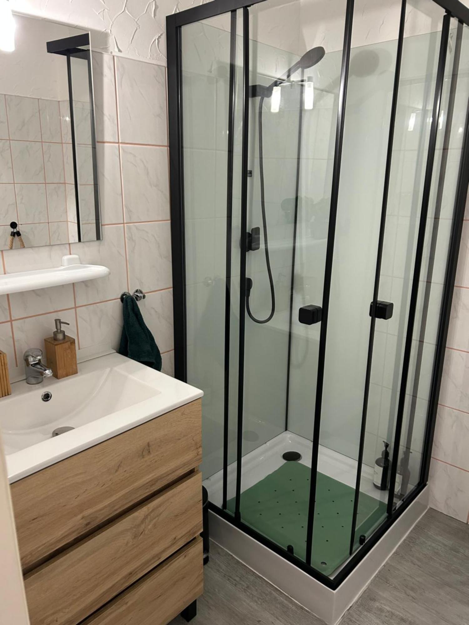 Appartement Sur Les Hauteurs De 热拉梅 外观 照片